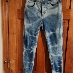 Stylish Blue Levi Jeans